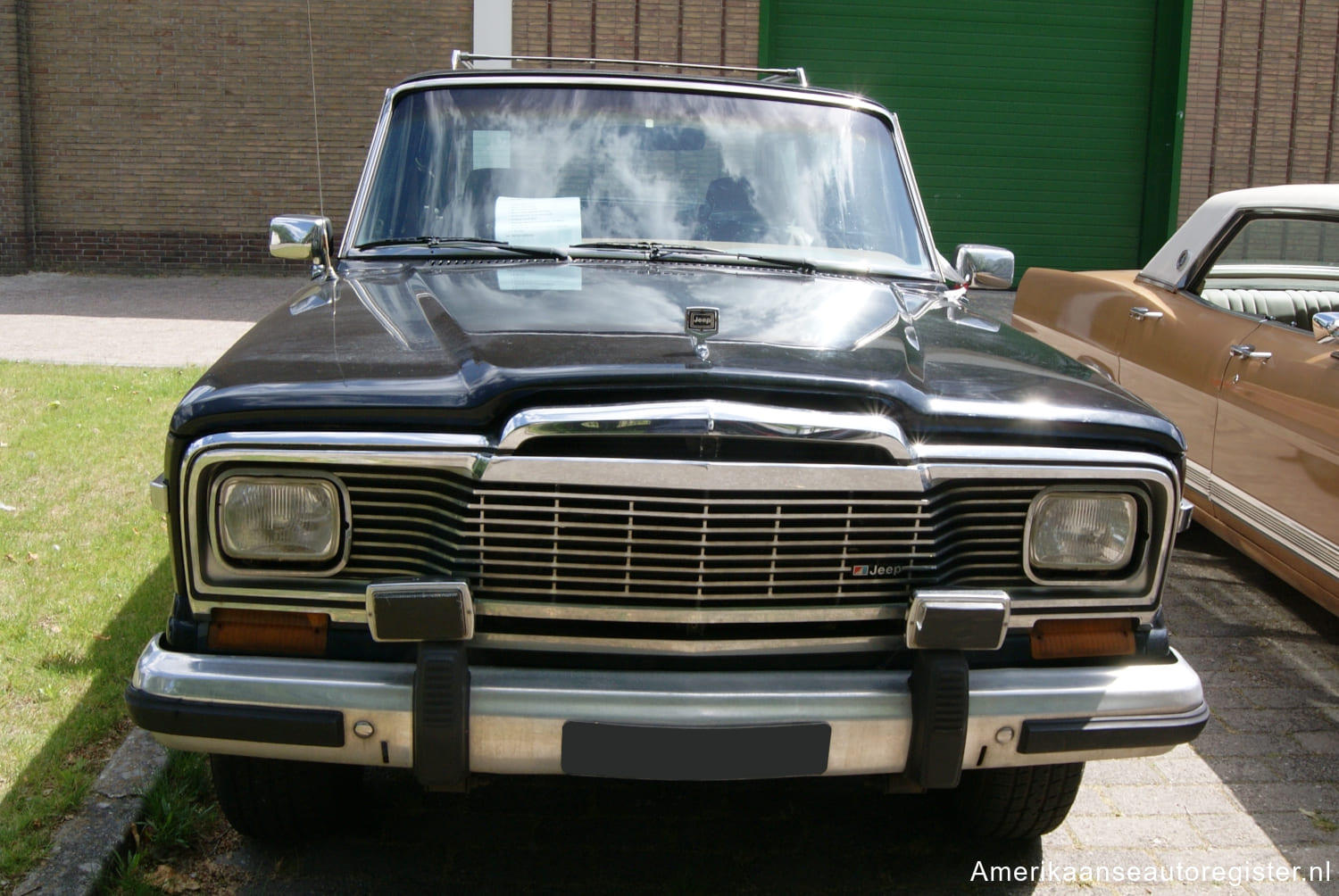 Jeep Grand Wagoneer uit 1984